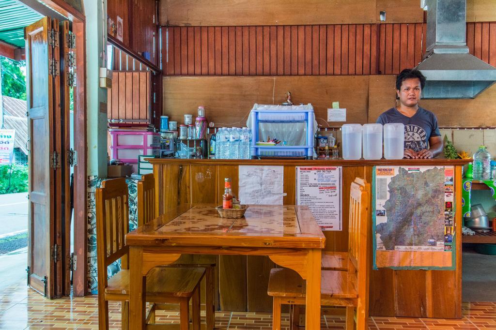 Sarm Mork Guest House Mae Hong Son Extérieur photo
