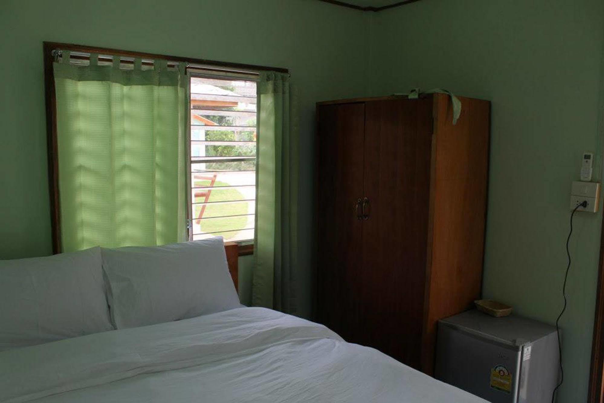 Sarm Mork Guest House Mae Hong Son Extérieur photo