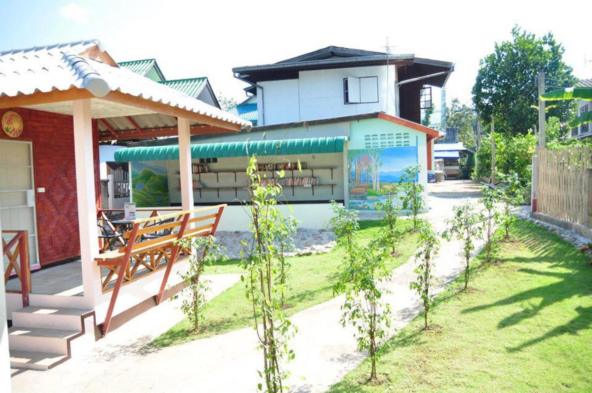 Sarm Mork Guest House Mae Hong Son Extérieur photo